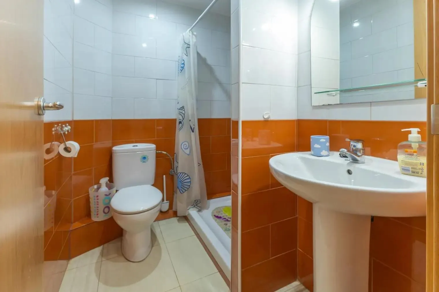 Apartamento A 17 M. De La Playa سان أنتوني دي كالونخي 0*,  إسبانيا