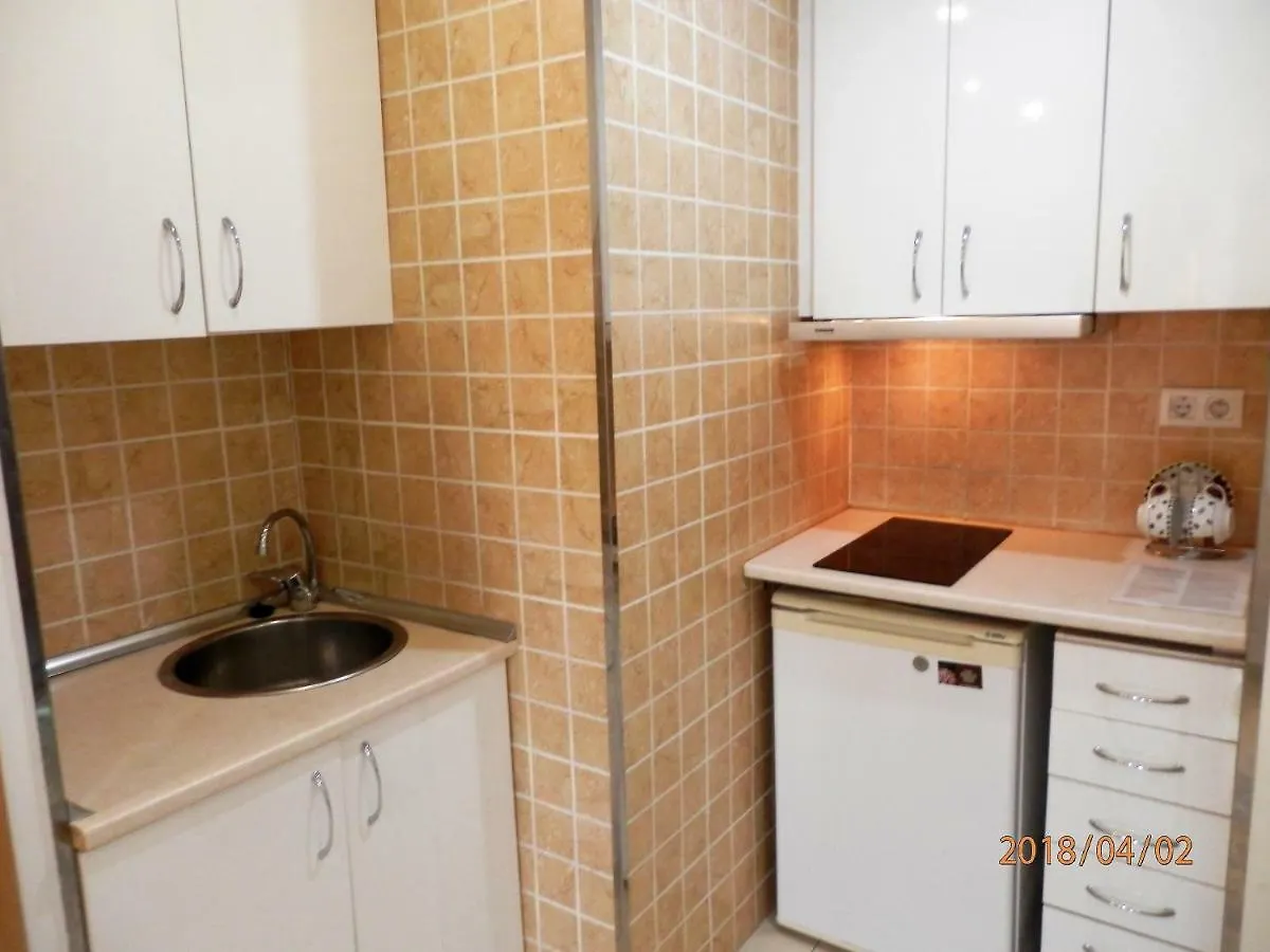 Apartamento A 17 M. De La Playa سان أنتوني دي كالونخي شقة